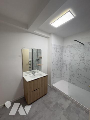 NIORT CENTRE VILLE, bien placé cet appartement T3 agvec garage situé au 1er étage d'une résidence