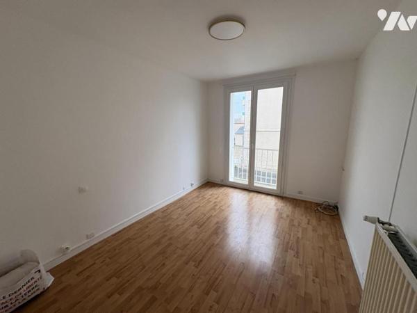 NIORT CENTRE VILLE, bien placé cet appartement T3 agvec garage situé au 1er étage d'une résidence