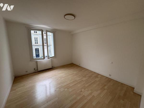 NIORT CENTRE VILLE, bien placé cet appartement T3 agvec garage situé au 1er étage d'une résidence