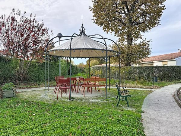 Izon – Maison avec garage dans résidence seniors