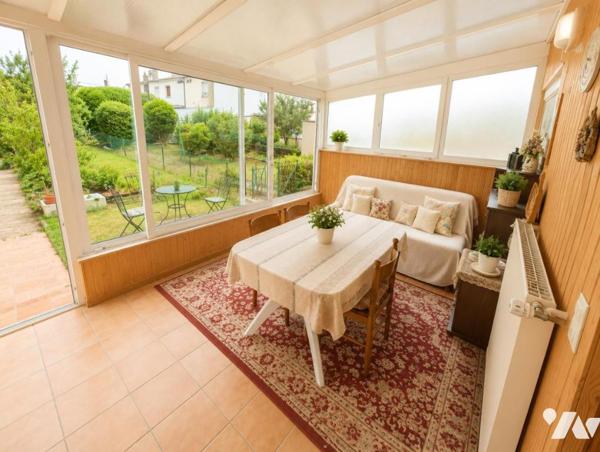 Maison de type T5 avec garage et jardin dans l'ensemble les Ensanges