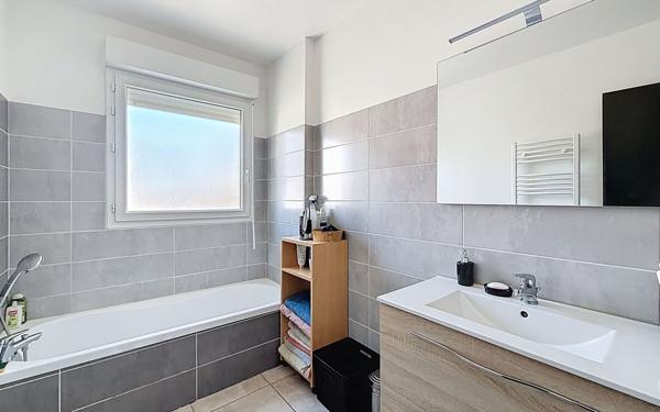 Maison à vendre    4 pièces • 101 m2 Lunel-Viel