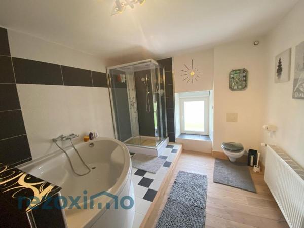 14270 Proche St Pierre sur dives maison de 236 m² + dépendance