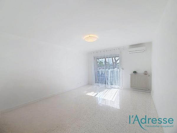 COUP DE COEUR ! Magnifique appartement 3 pièces traversant de 68 m² avec cave et parking !