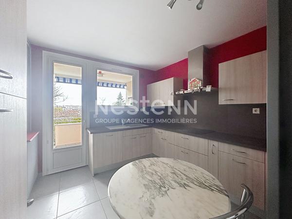 Appartement 5 pièces 3 chambres avec grand balcon cave et parking - 69500 BRON