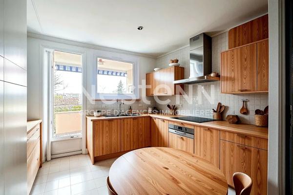 Appartement 5 pièces 3 chambres avec grand balcon cave et parking - 69500 BRON