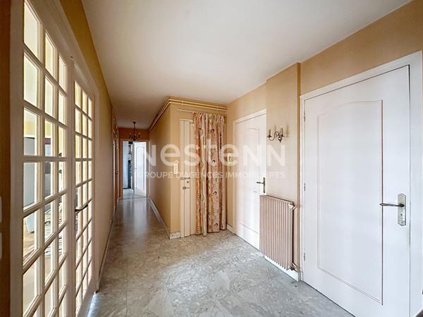 Appartement 5 pièces 3 chambres avec grand balcon cave et parking - 69500 BRON