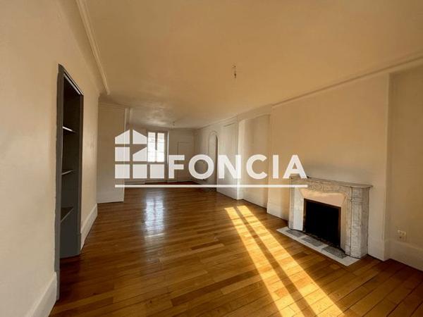 Location Appartement 7 pièces 127.4 m² - 5 RUE DE MONTIGNY Dijon 21000