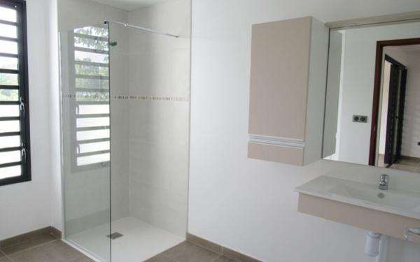 Appartement à louer    2 pièces •  Remire-Montjoly