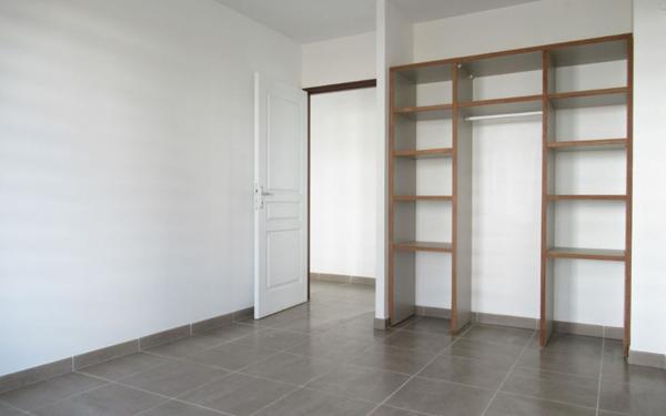 Appartement à louer    2 pièces •  Remire-Montjoly