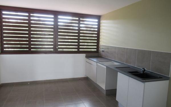 Appartement à louer    2 pièces •  Remire-Montjoly