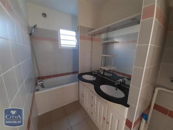 Appartement à louer 3 pièces 62.58m² Saint-Joseph (97480)