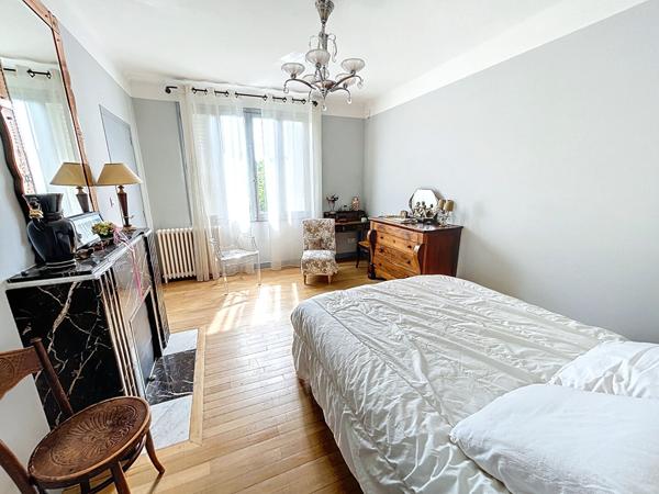 GRANDE MAISON A VENDRE A PAMIERS SANS TRAVAUX / DOUBLE HABITATION