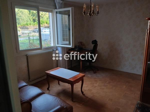 Maison
         7 pièces
        - 133 m² Exclusivité 325 000 € *
