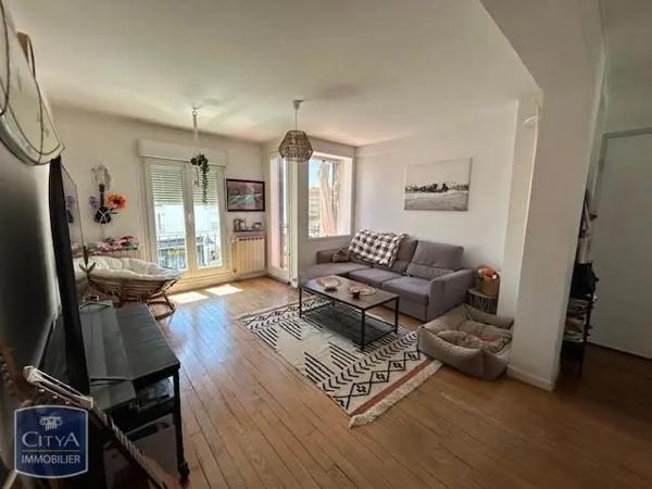 Appartement à louer 3 pièces 66.86m² Royan (17200)