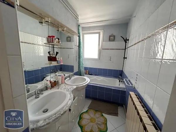 Appartement à louer 3 pièces 66.86m² Royan (17200)
