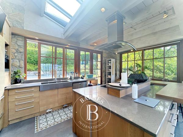 Aix-les-Bains, Maison  290 m² à vendre