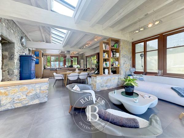 Aix-les-Bains, Maison  290 m² à vendre