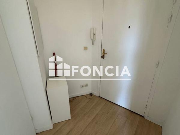 Location Studio 23.5 m² - 23 RUE DE LA BRASSERIE GRUBER Melun 77000