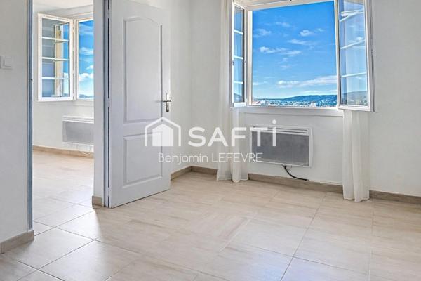 DERNIER ÉTAGE / TRÈS BON ÉTAT