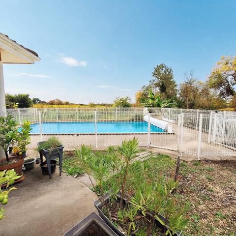 Maison 5 pièce(s) 146 m2 , Camblanes et meynac