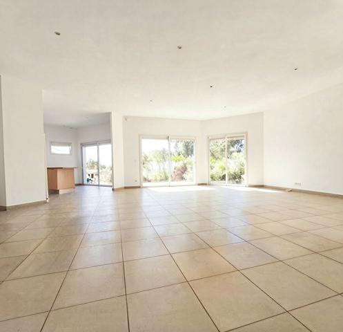 Maison 5 pièce(s) 146 m2 , Camblanes et meynac
