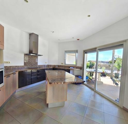 Maison 5 pièce(s) 146 m2 , Camblanes et meynac