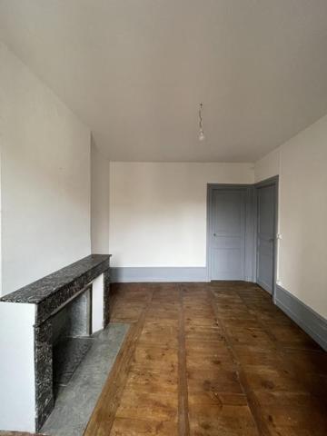 REF 12063- 24 BOULEVARD CARNOT - F3 AU 2EME