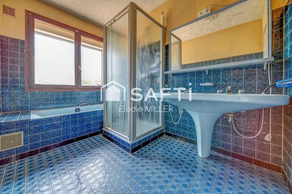 Maison à rénover sur 850 m² de terrain, au calme d'une impasse