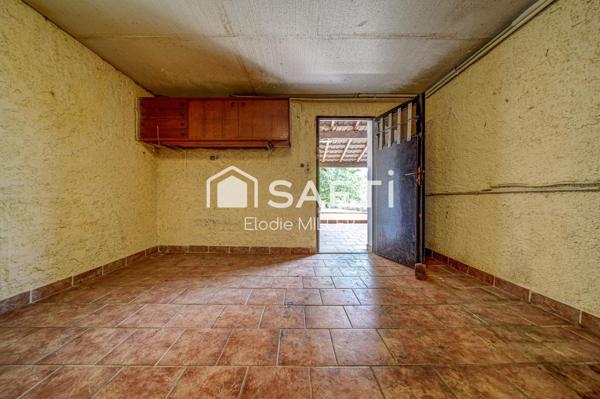 Maison à rénover sur 850 m² de terrain, au calme d'une impasse