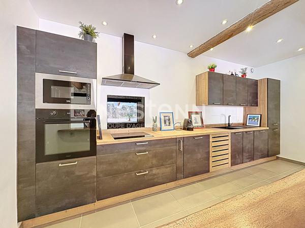 Maison d'architecte atypique 5 pièces de 145.7 m2 avec extérieur & piscine au coeur de Marcorignan à proximité de Narbonne 11120