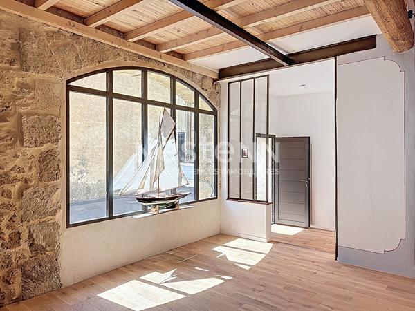 Maison d'architecte atypique 5 pièces de 145.7 m2 avec extérieur & piscine au coeur de Marcorignan à proximité de Narbonne 11120