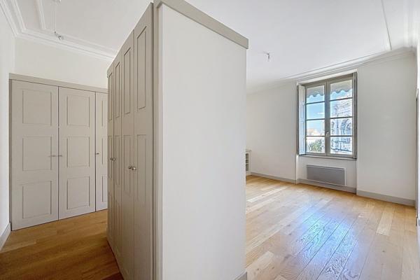 Vente Appartement de luxe Nîmes 4 Pièces 126.24 m²