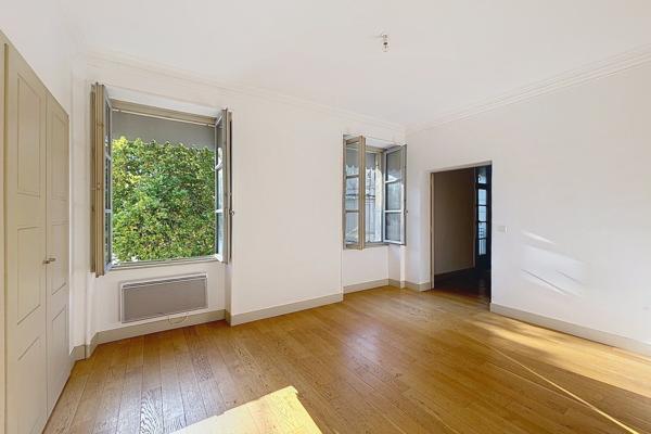 Vente Appartement de luxe Nîmes 4 Pièces 126.24 m²