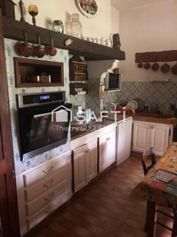 Superbe mazet sur un beau terrain avec une écurie