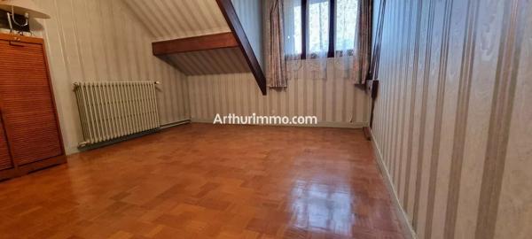 Vente                                                      Maison
                        
                     6 pièces                      153 m2                     à Marolles-en-Brie