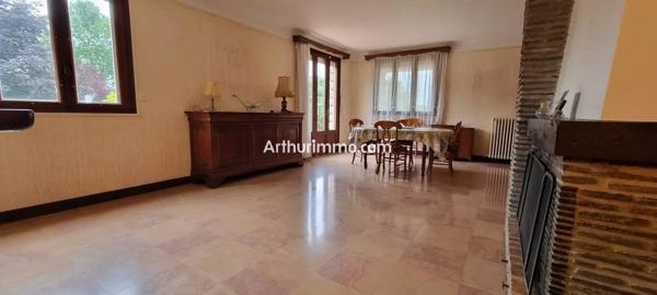 Vente                                                      Maison
                        
                     6 pièces                      153 m2                     à Marolles-en-Brie