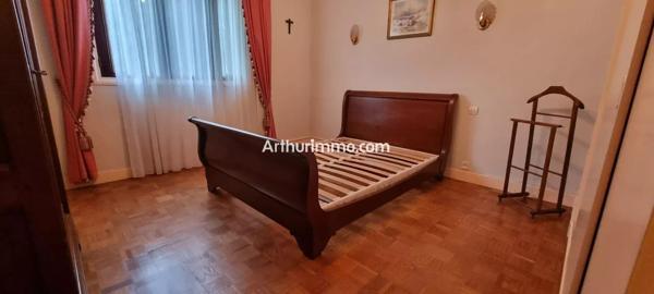 Vente                                                      Maison
                        
                     6 pièces                      153 m2                     à Marolles-en-Brie