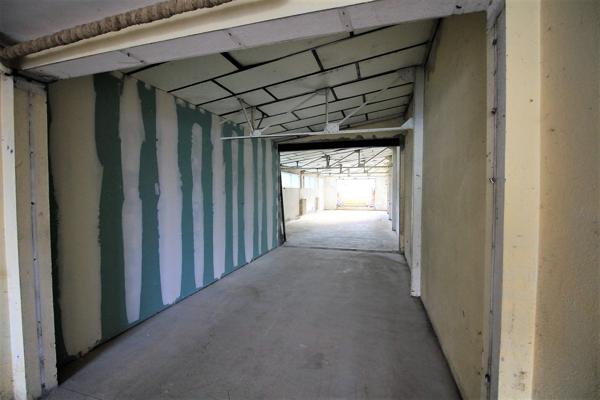 Terrain à bâtir avec dépendance de 135m²