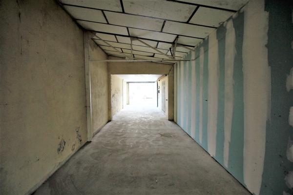 Terrain à bâtir avec dépendance de 135m²