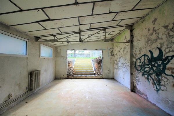 Terrain à bâtir avec dépendance de 135m²