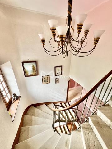 Demeure avec cachet, garage double, annexes, jardin paysager de 1459 m².