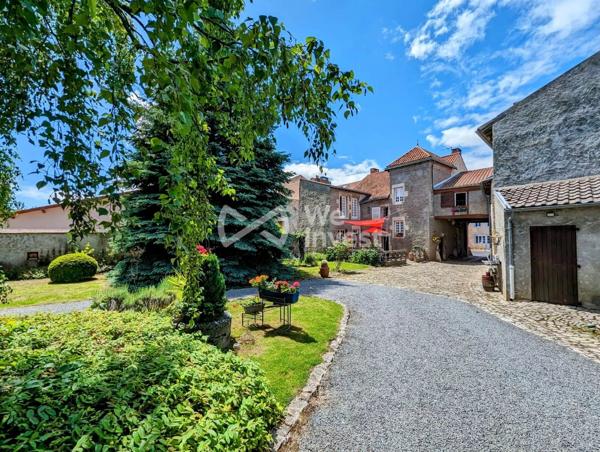 Demeure avec cachet, garage double, annexes, jardin paysager de 1459 m².