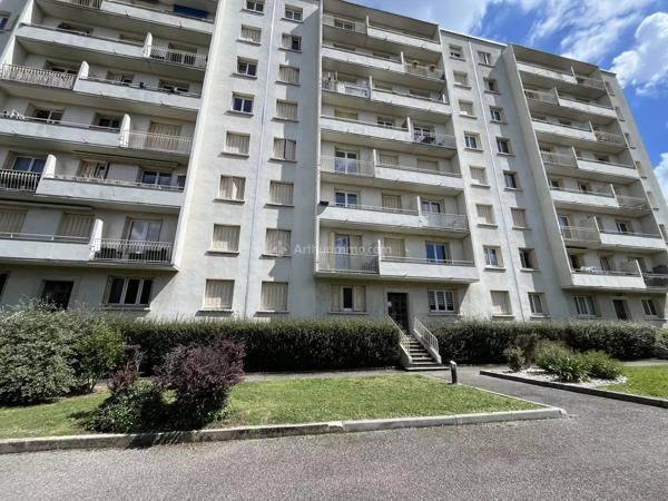 Location                                                      Appartement
                        
                     3 pièces                      53 m2                     à Vienne