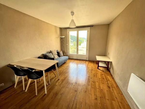 Location                                                      Appartement
                        
                     3 pièces                      53 m2                     à Vienne