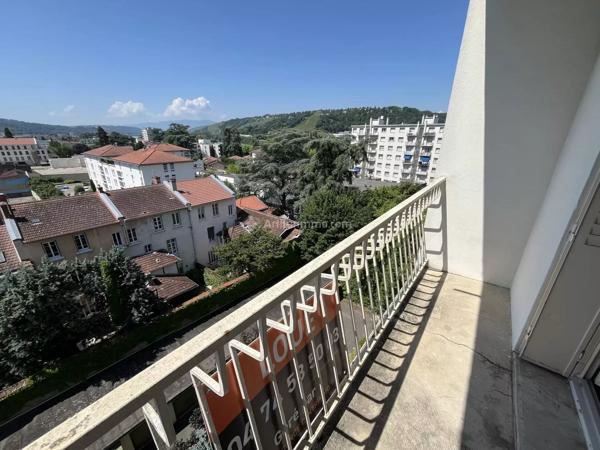 Location                                                      Appartement
                        
                     3 pièces                      53 m2                     à Vienne