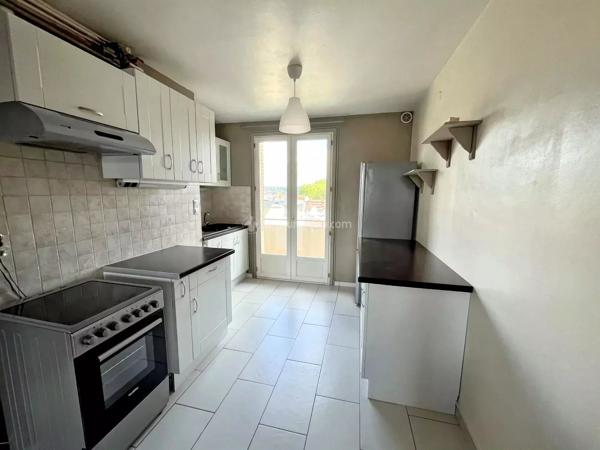 Location                                                      Appartement
                        
                     3 pièces                      53 m2                     à Vienne