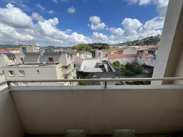 Location                                                      Appartement
                        
                     3 pièces                      53 m2                     à Vienne
