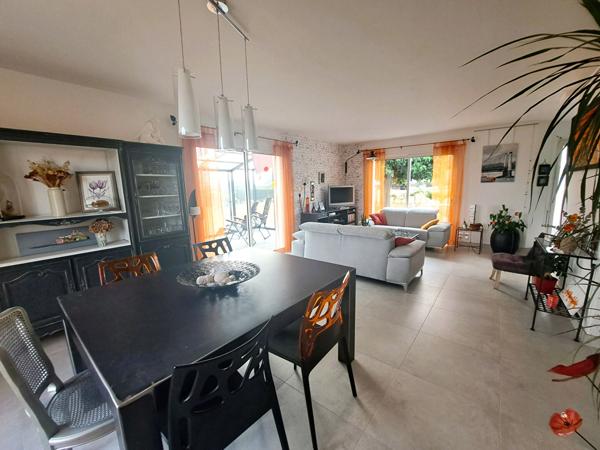 Maison contemporaine de plain-pied - 127 m² environ - Les Herbierss