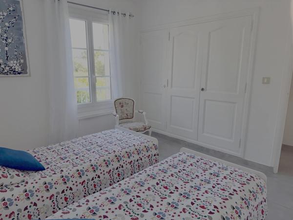 Ollioules Faveyrolles – Villa rénovée au calme absolu – 4000 m² – Aperçu mer – Proche Sanary